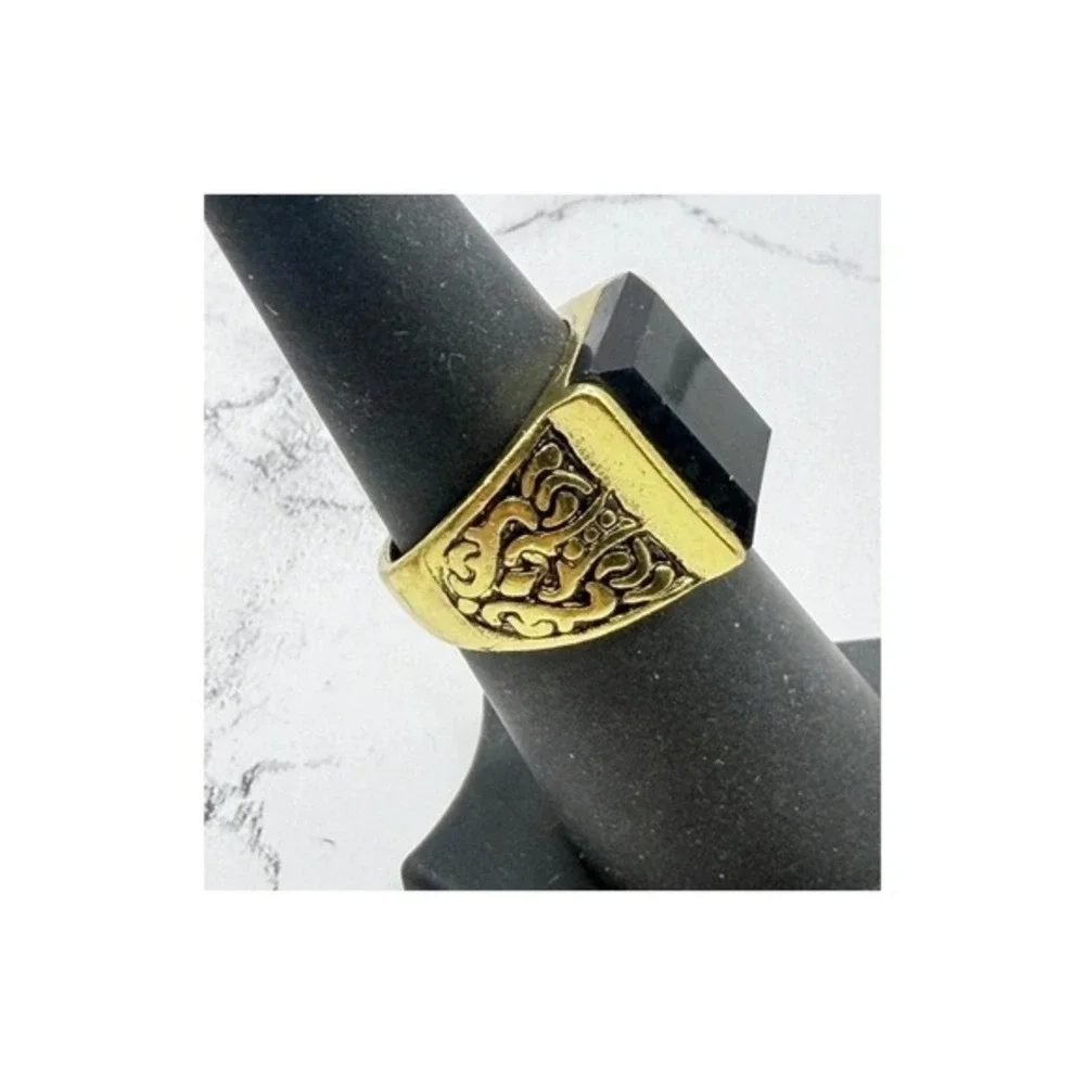 Gold Tone Black Faceted Stone Signet Style Ring Size 8.5 VIDEO